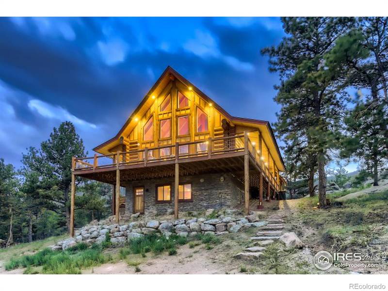 330 Kiowa RD, Lyons, CO 80540