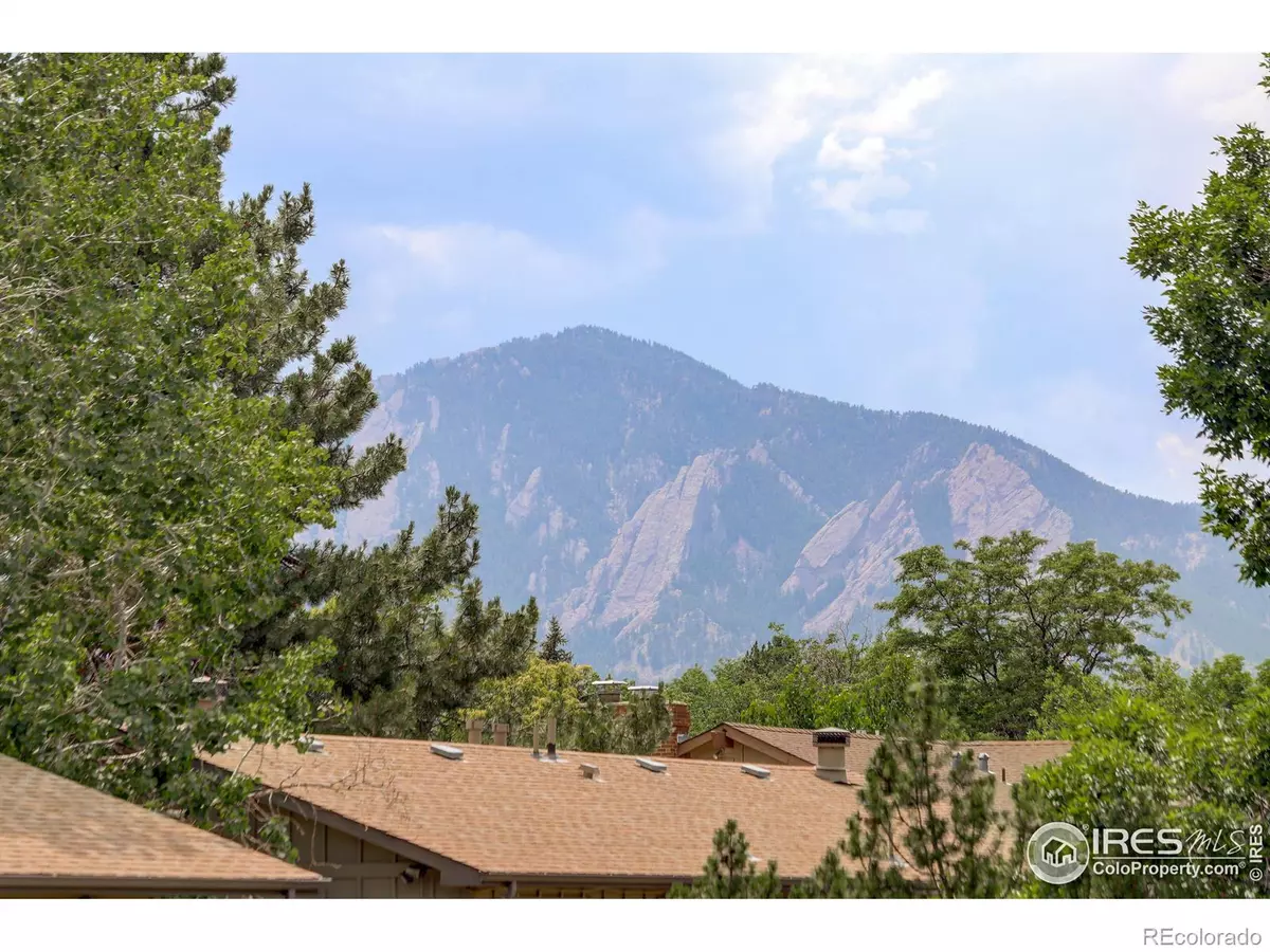 Boulder, CO 80303,4990 Meredith WAY #201