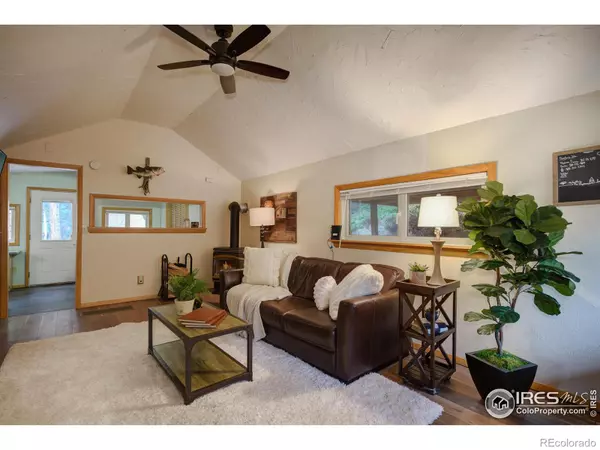 Lyons, CO 80540,105 Overpine DR