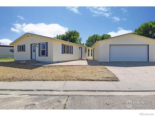 205 Crest DR, Log Lane Village, CO 80705