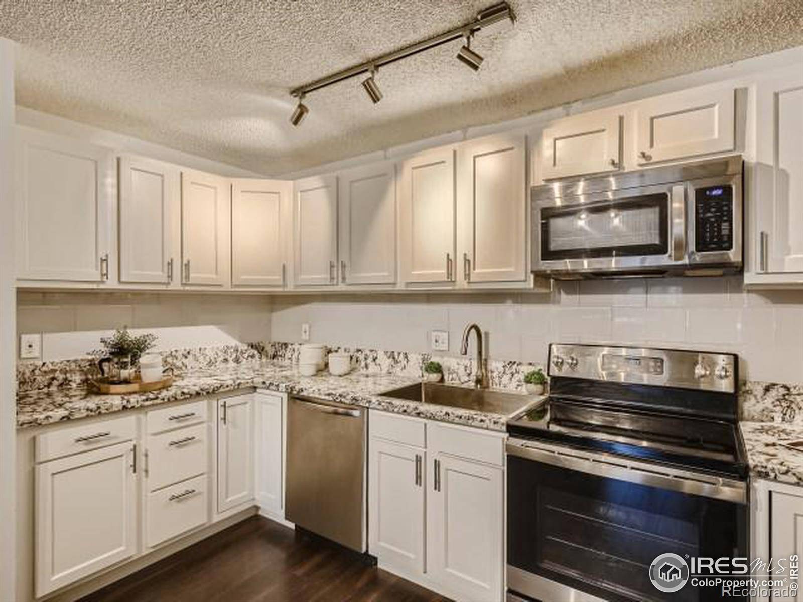 Boulder, CO 80301,3240 Iris AVE #104