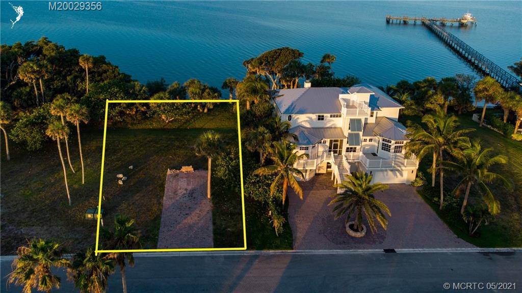 7671 Pelican Pointe DR, Jensen Beach, FL 34957