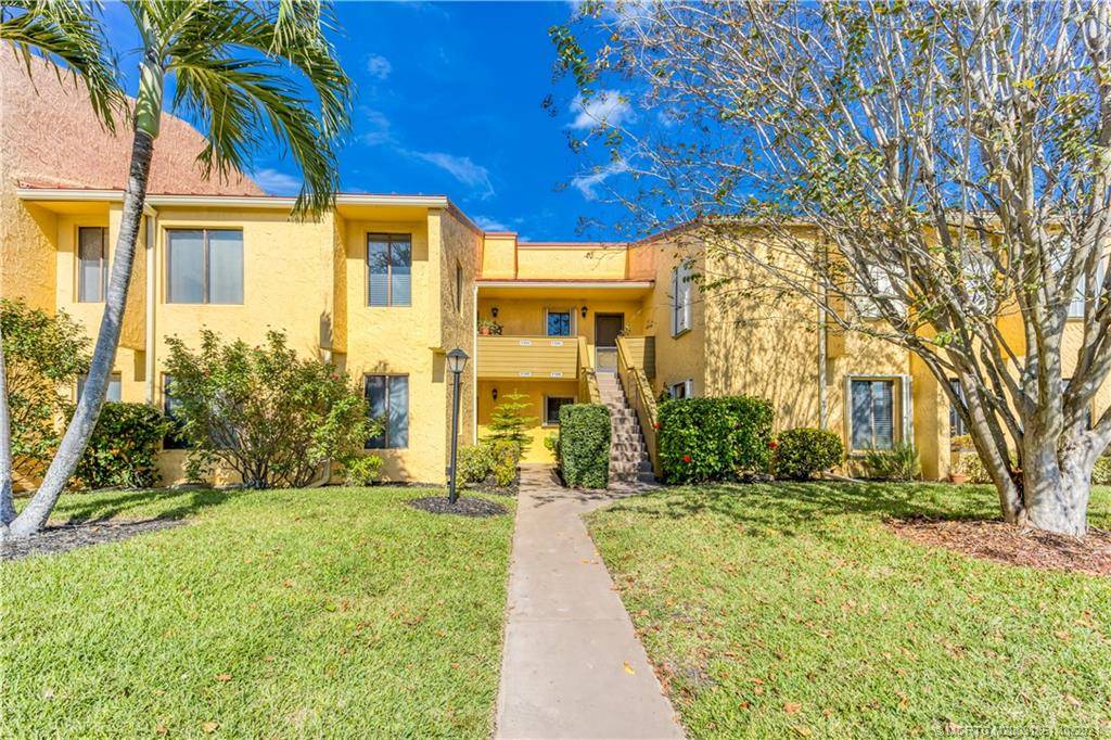 5353 SE Miles Grant RD #F-205, Stuart, FL 34997