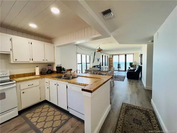 Jensen Beach, FL 34957,7380 S Ocean Dr #917A