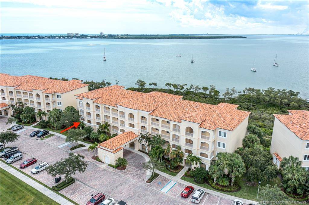 24 Harbour Isle DR W #201, Fort Pierce, FL 34949