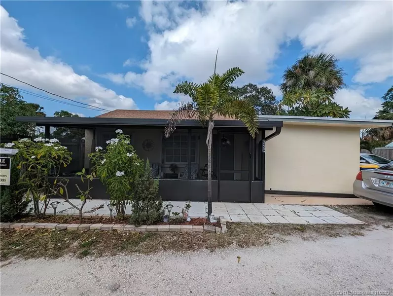 2459 NE Hickory AVE, Jensen Beach, FL 34957