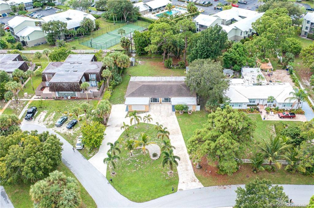 830 NW 10th TER, Stuart, FL 34994