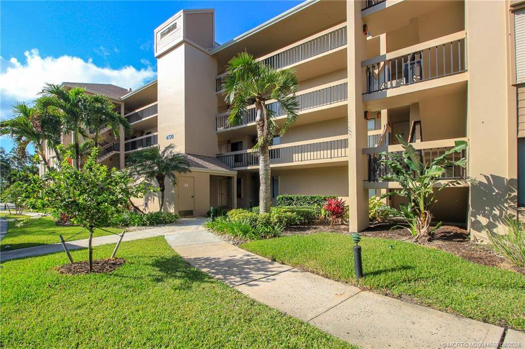 Stuart, FL 34996,4720 NE Sandpebble TRCE #203
