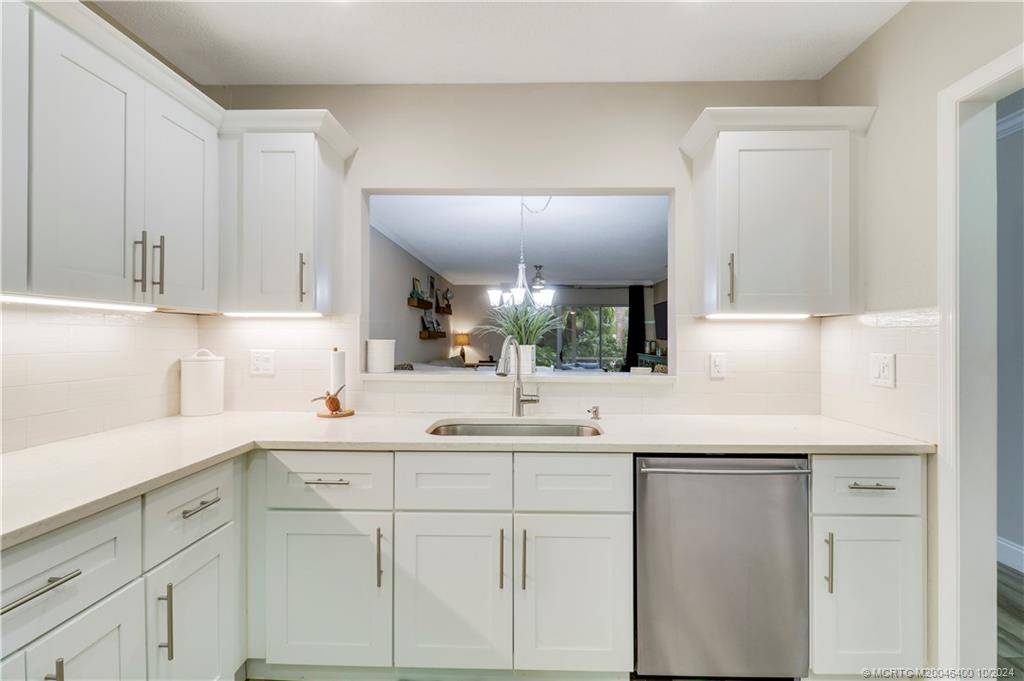 Stuart, FL 34996,1600 SE Saint Lucie BLVD #202