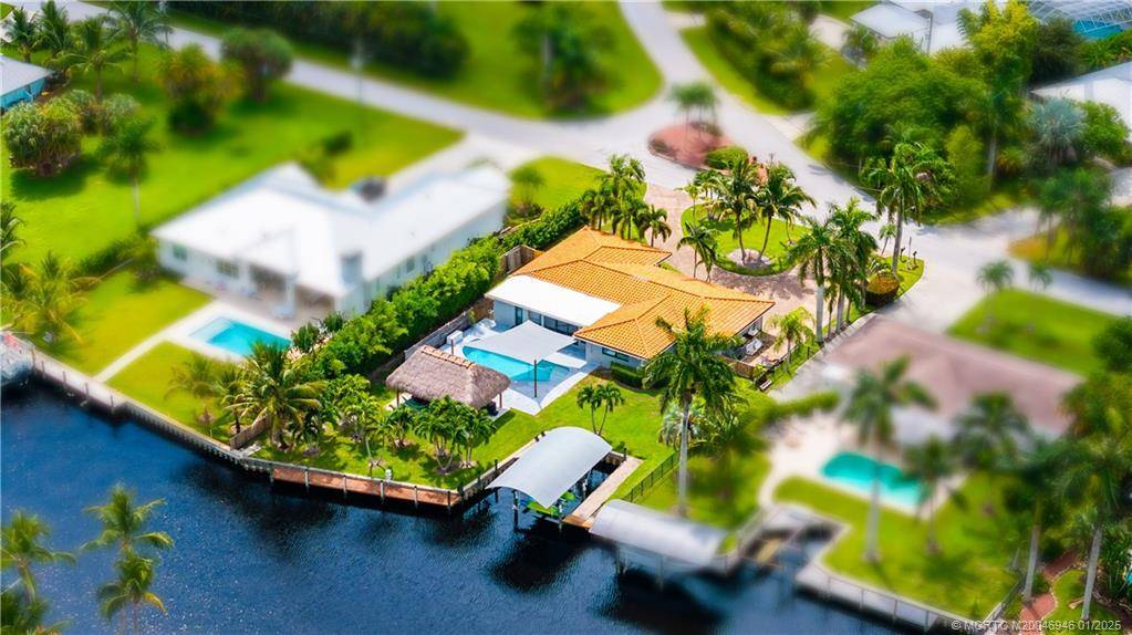 1695 NW Harbor PL, Stuart, FL 34994