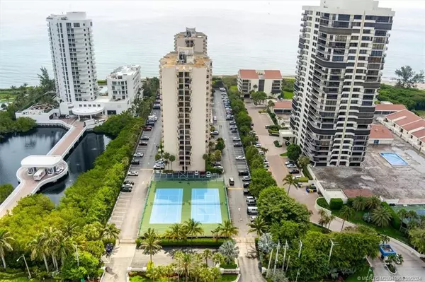 Singer Island, FL 33404,4200 N Ocean DR #2-204