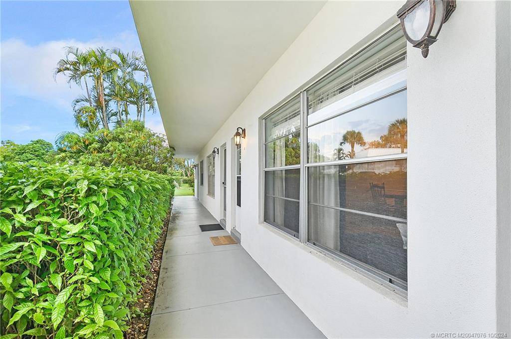 Stuart, FL 34996,2929 SE Ocean BLVD #121-3