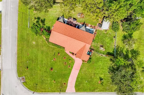 Port Saint Lucie, FL 34953,749 SW Watson PL