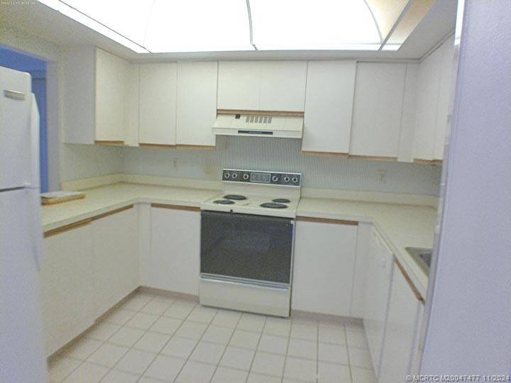 Stuart, FL 34997,841 SW South River DR #106