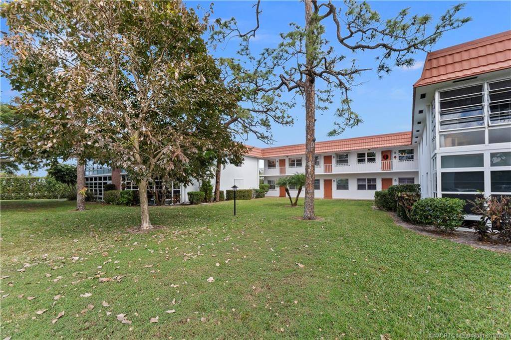 Stuart, FL 34996,2600 SE Ocean BLVD #HH-10
