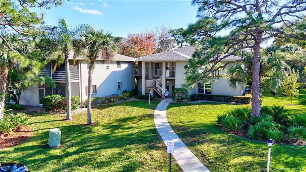 33 Lake Vista TRL #202, Port Saint Lucie, FL 34952