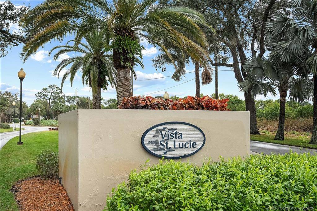 23 Lake Vista TRL, Port Saint Lucie, FL 34952