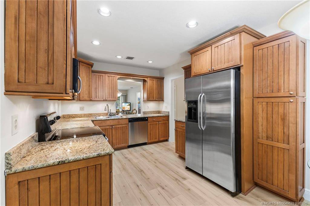 Stuart, FL 34996,1600 SE Saint Lucie BLVD #210