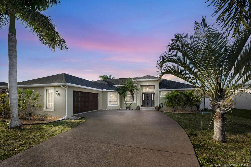 855 SW Trouville AVE, Port Saint Lucie, FL 34953