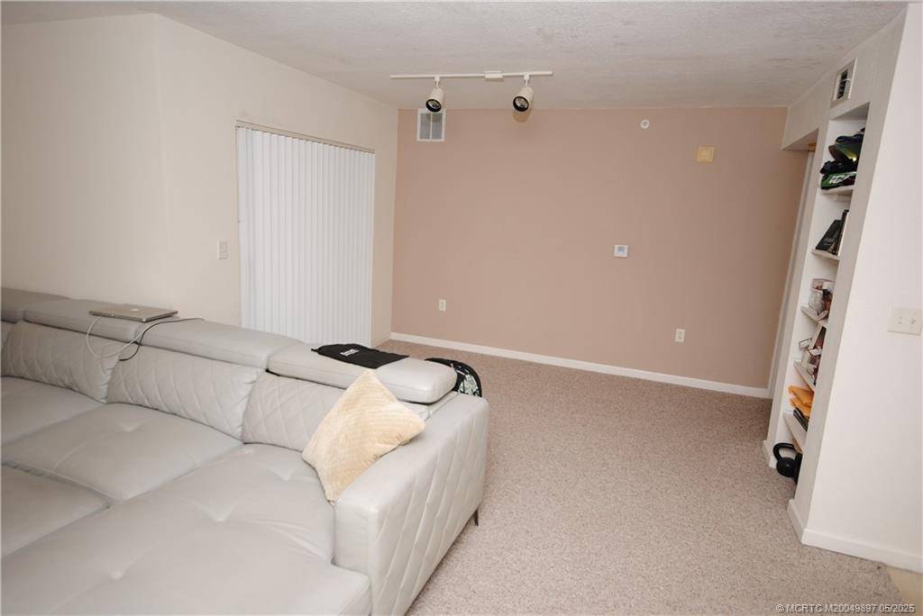Port Saint Lucie, FL 34986,251 SW Palm DR #203