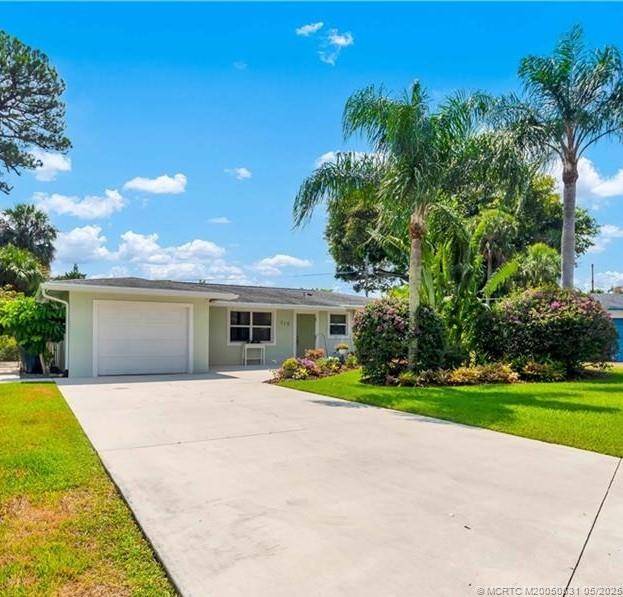 Stuart, FL 34996,715 SE Alamanda WAY