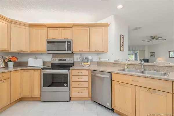 Hobe Sound, FL 33455,6295 SE Charleston PL #101