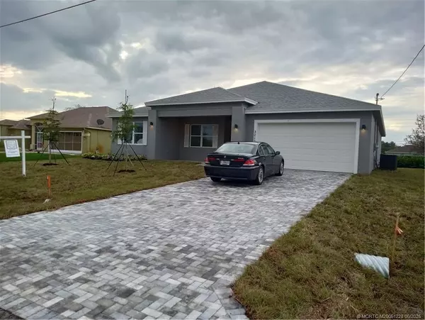 3013 SE Galt CIR, Port St Lucie, FL 34984