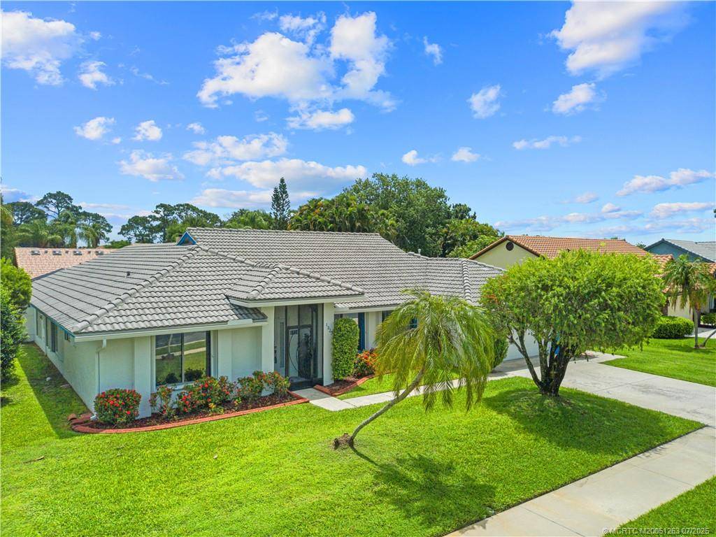 1323 SW Sandalwood CV, Port St Lucie, FL 34986