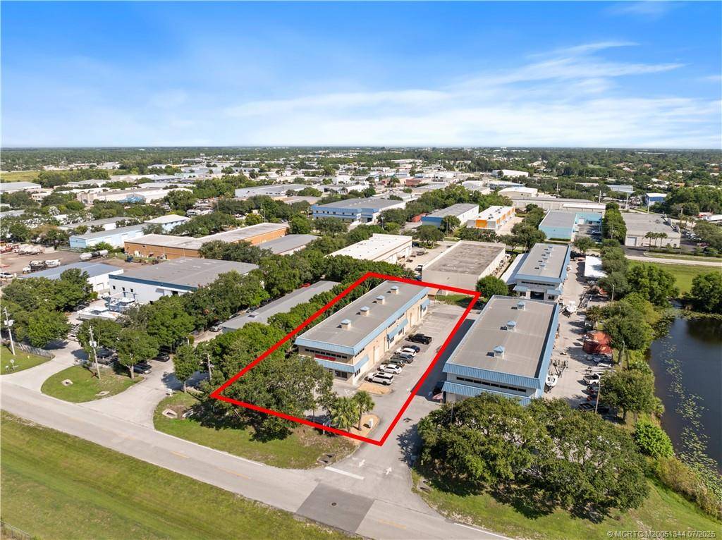 3483 SE Lionel TER, Stuart, FL 34997