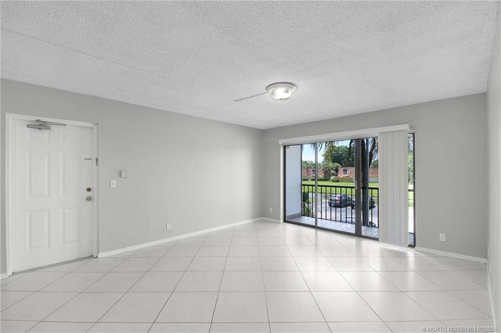 West Palm Beach, FL 33409,1008 Green Pine BLVD #A2