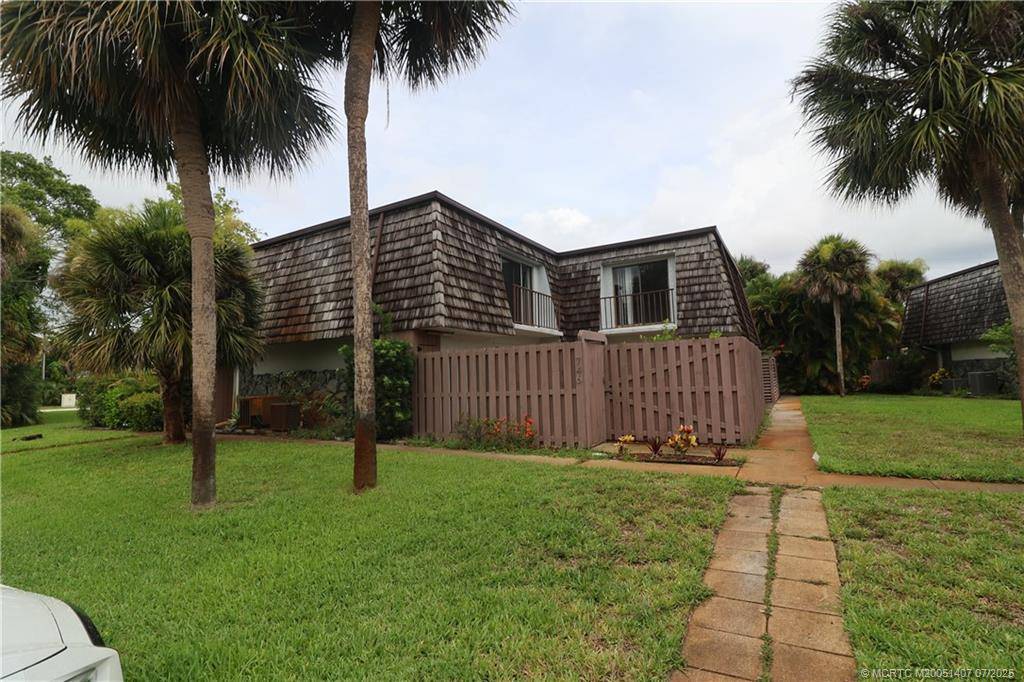 746 NW 10th TER, Stuart, FL 34994