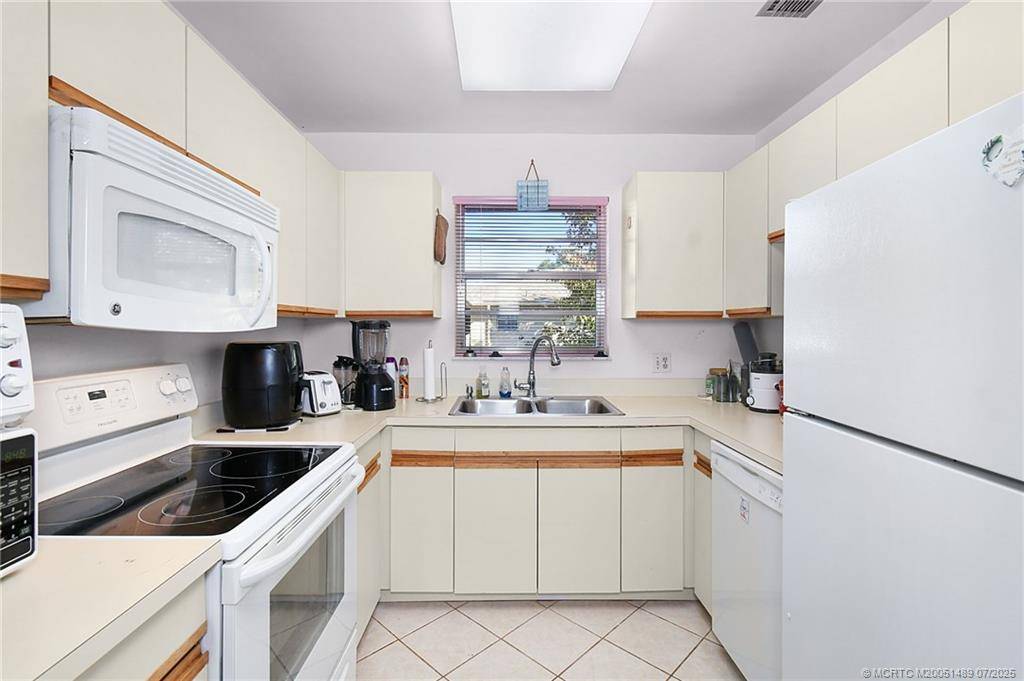 Port St Lucie, FL 34952,33 Lake Vista TRL #202