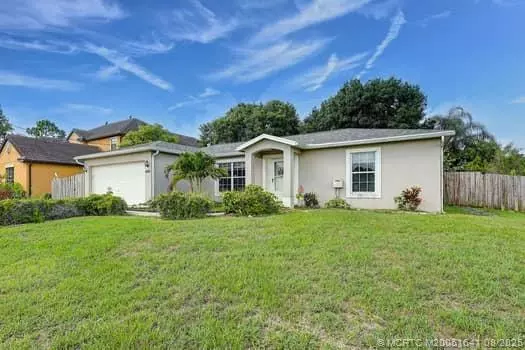 6250 NW Hacienda LN, Port St Lucie, FL 34986