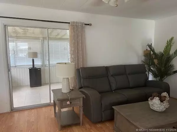 Lantana, FL 33462,6311 Dogwood LN