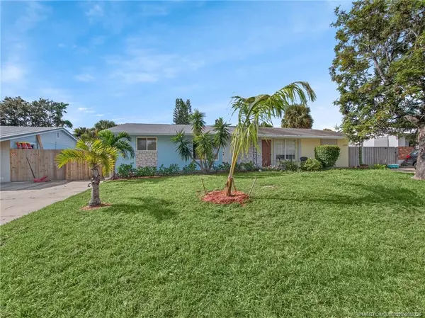 2346 NE Rustic PL, Jensen Beach, FL 34957