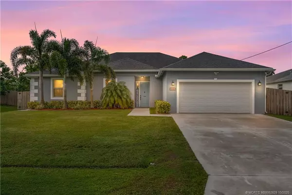 1084 SW Benchor AVE, Port St Lucie, FL 34953