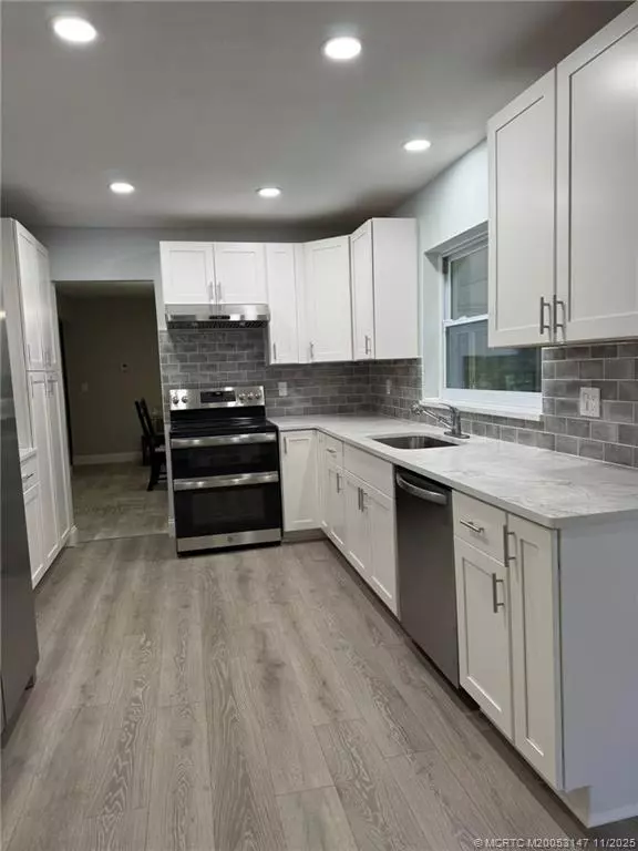 Port St Lucie, FL 34983,154 SE Selva CT