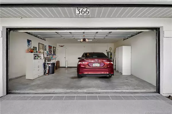 Port St Lucie, FL 34983,366 SW Eyerly AVE