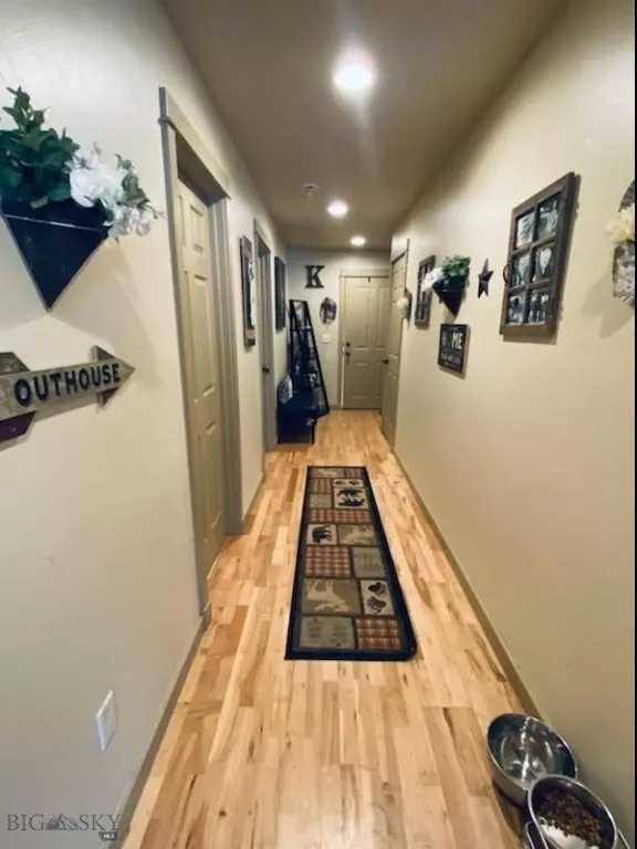 Bozeman, MT 59718,769 Longbow #B