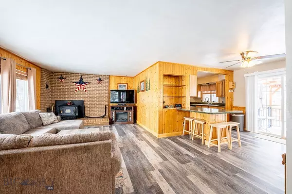 601 1st AVE SE, White Sulphur Springs, MT 59645