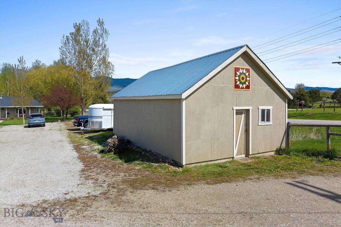 Corvallis, MT 59828,588 Hamilton Heights RD