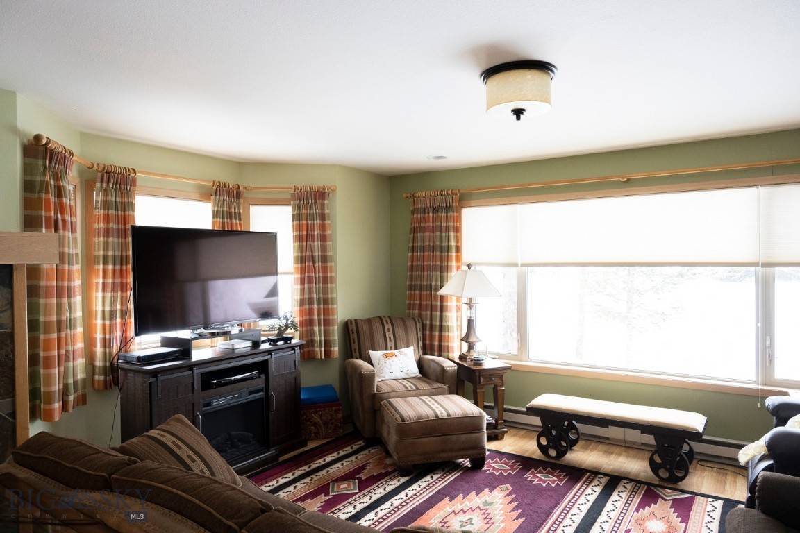 West  Yellowstone, MT 59758,617 N Electric ST