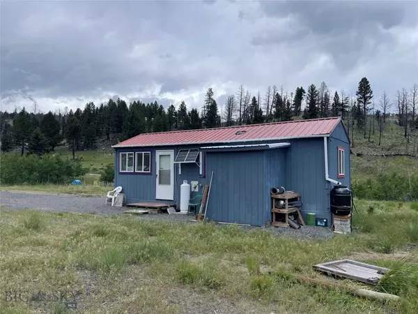 10 Miners Hill RD, Whitehall, MT 59759