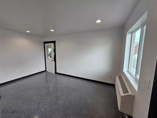 Belgrade, MT 59714,190 SKYWAY BLVD #4
