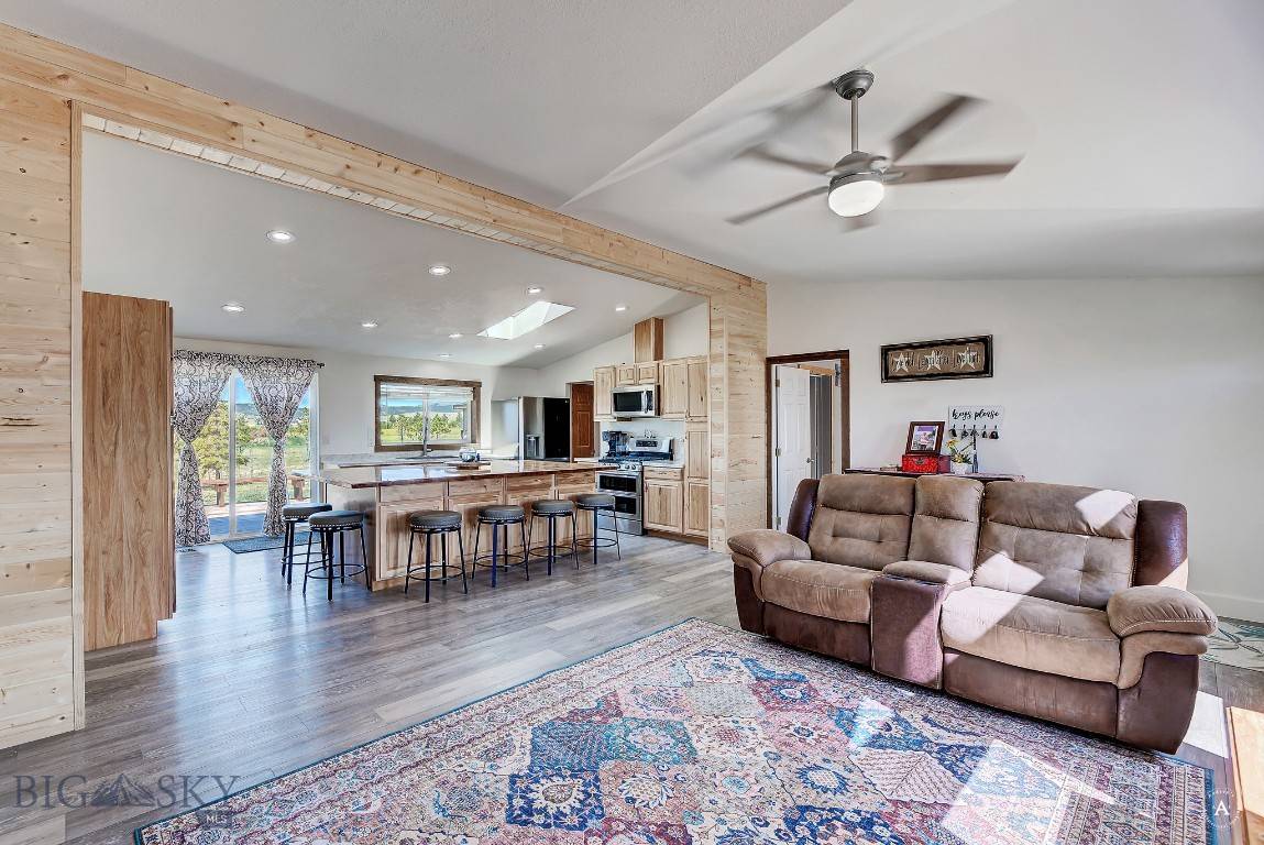 8618 Applegate DR, Helena, MT 59602