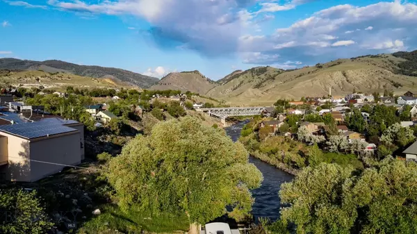 Gardiner, MT 59030,104 Vista ST