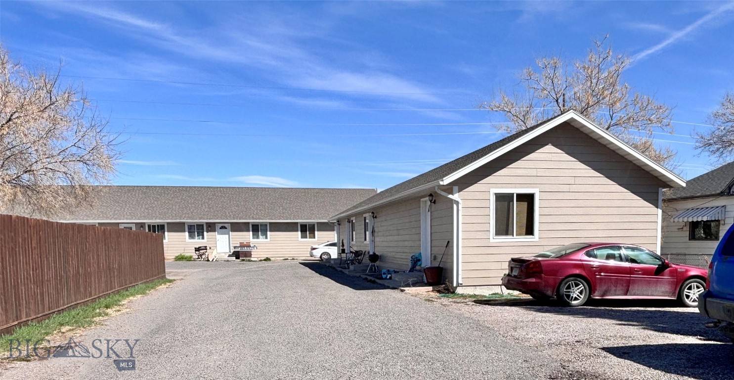 Dillon, MT 59725,322-328 Vine ST