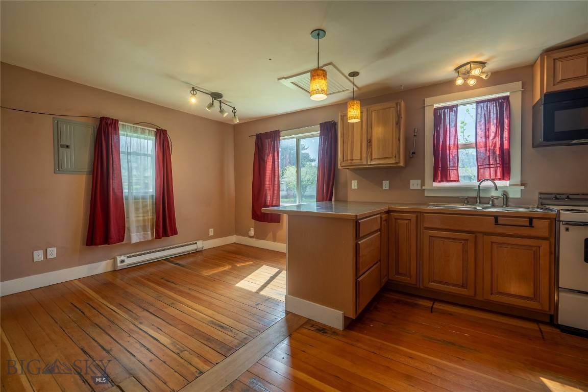 Livingston, MT 59047,104 1/2 N K Street