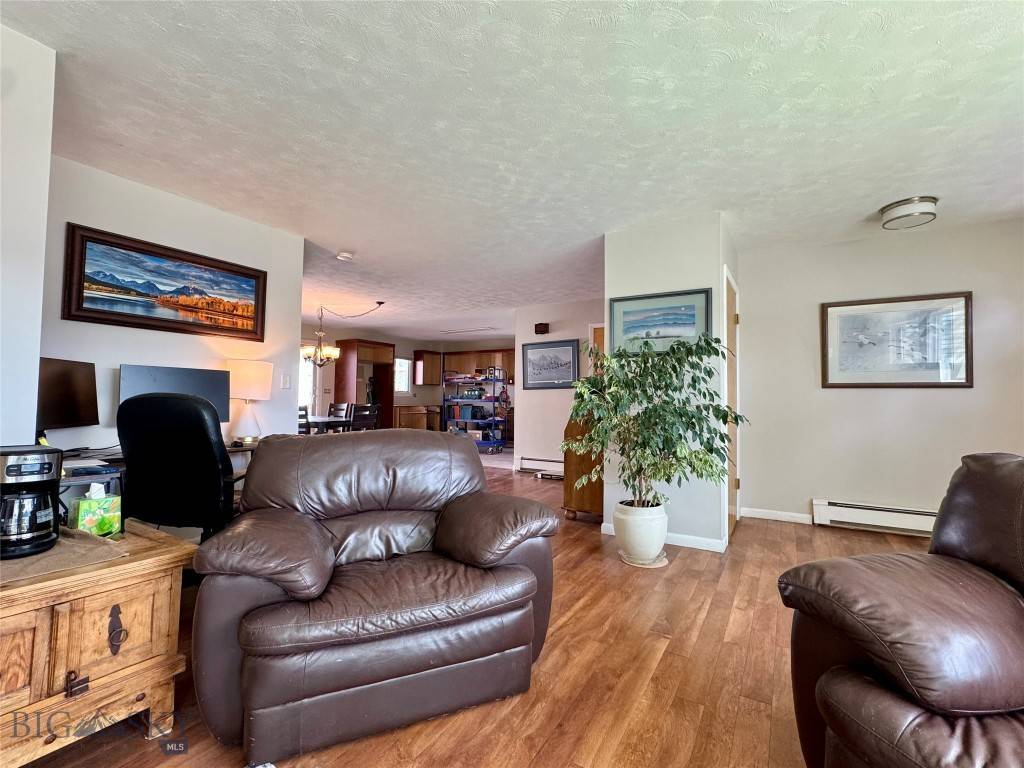 Livingston, MT 59047,205 E Chinook St