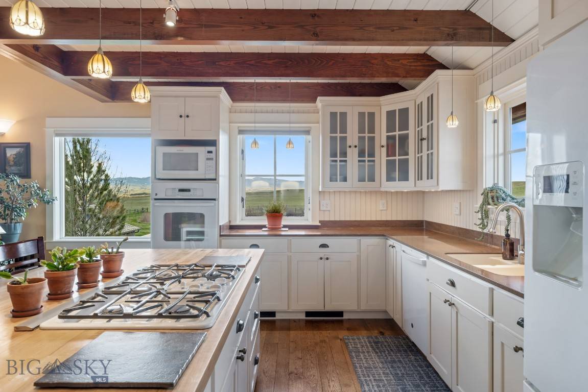 Livingston, MT 59047,117 Falls Creek RD